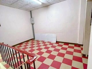 Gewerbefläche zur Miete mit 6 Zimmer in Phra Khanong, Bangkok