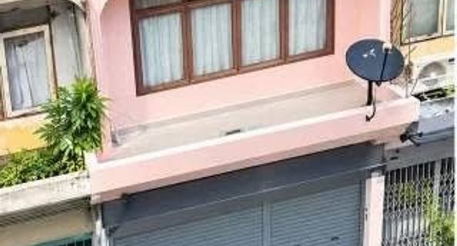 Gewerbefläche zur Miete mit 6 Zimmer in Phra Khanong, Bangkok