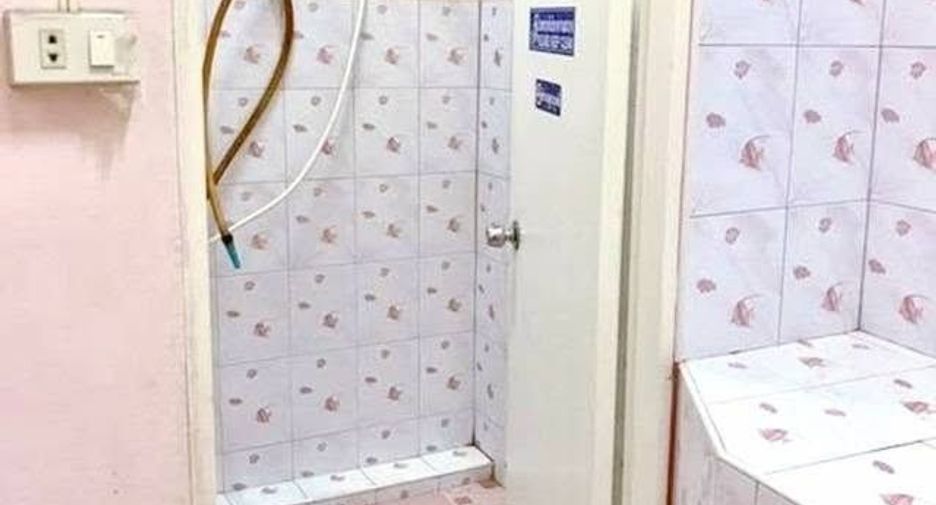Gewerbefläche zur Miete mit 6 Zimmer in Phra Khanong, Bangkok