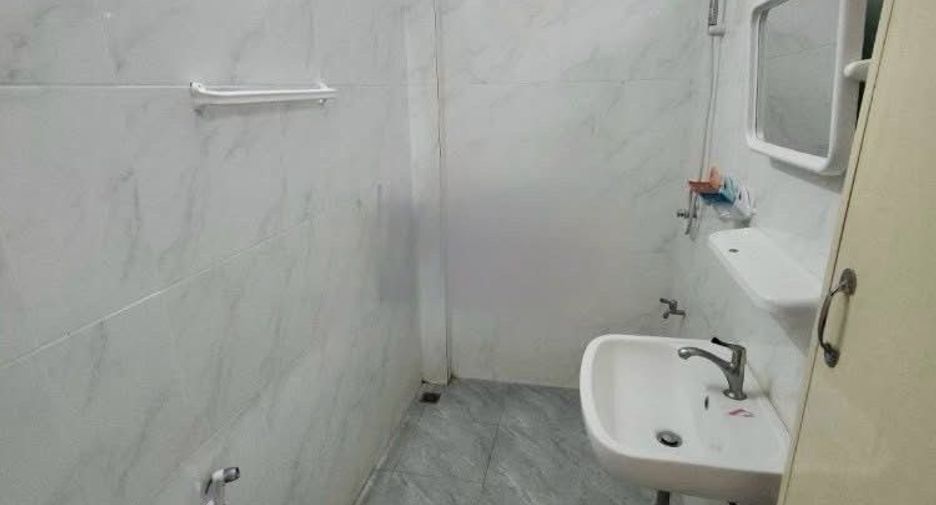 Reihenhaus zur Miete mit 2 Zimmer in Bang Phlat, Bangkok