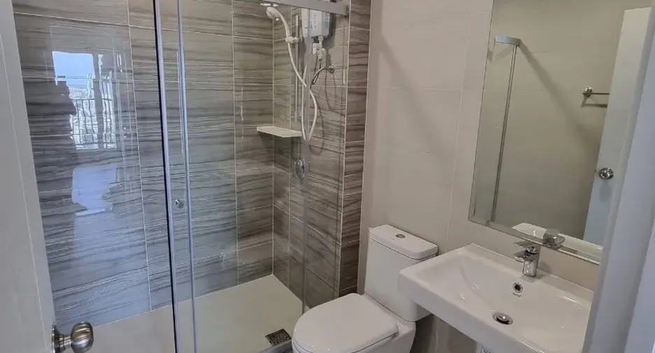 Wohnung zur Miete mit 1 Zimmer in Huai Khwang, Bangkok