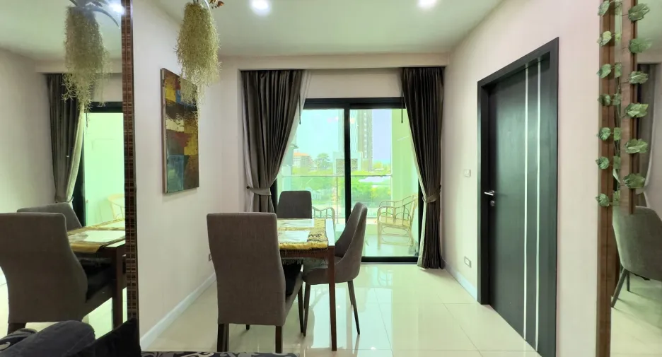 À vendre et à louer 2 chambres condo à Jomtien, Pattaya