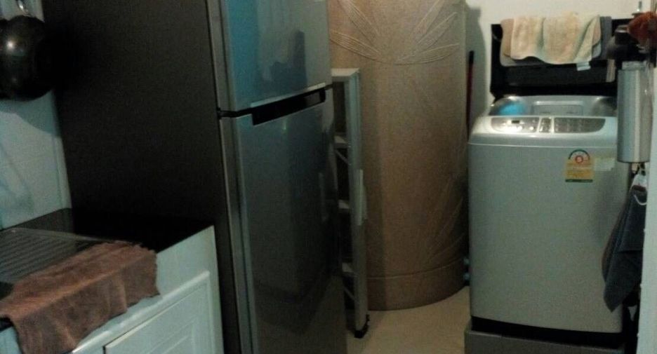 For rent 3 bedrooms townhouse in Nong Khaem, Bangkok