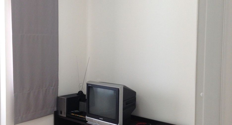 For rent 3 bedrooms townhouse in Nong Khaem, Bangkok