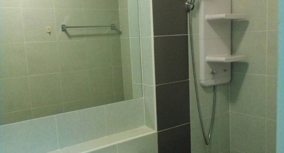 For rent 3 bedrooms townhouse in Nong Khaem, Bangkok