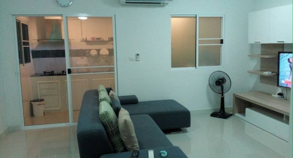 For rent 3 bedrooms townhouse in Nong Khaem, Bangkok