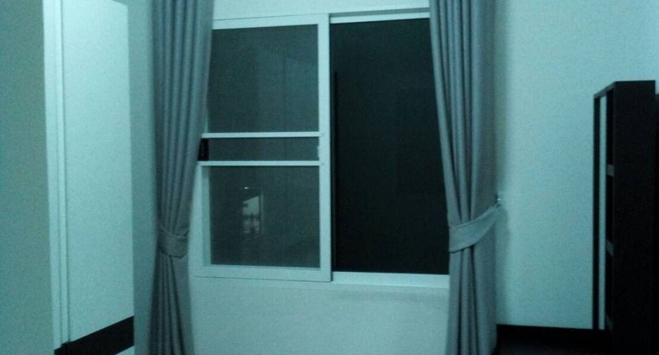 For rent 3 bedrooms townhouse in Nong Khaem, Bangkok