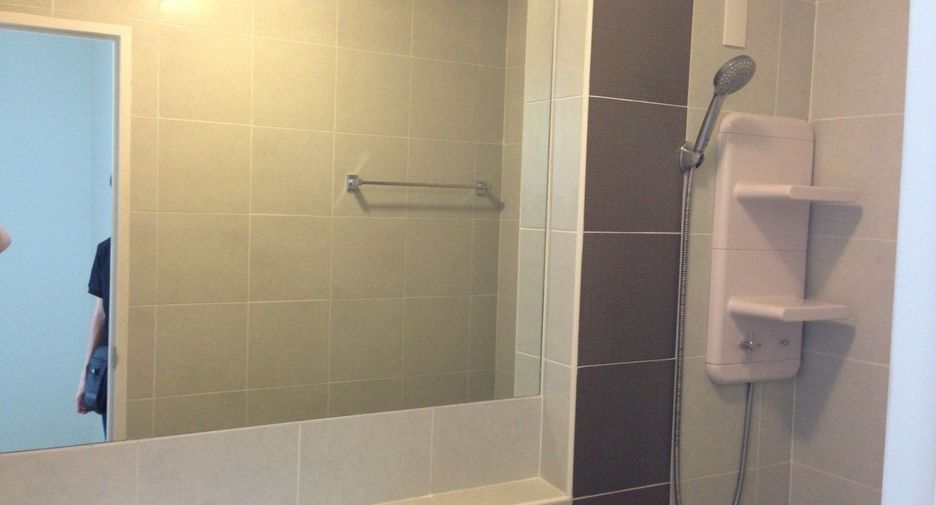 For rent 3 bedrooms townhouse in Nong Khaem, Bangkok