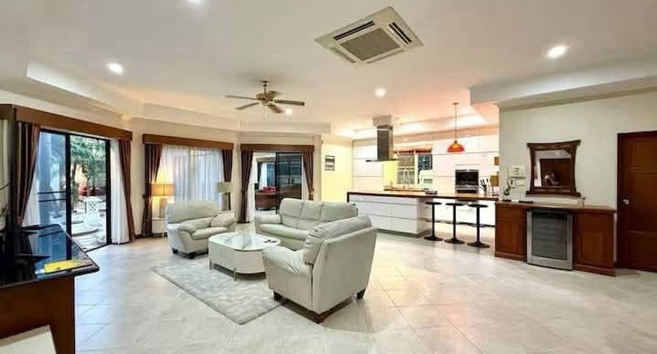 Haus zur Miete mit 4 Zimmer in Bang Lamung, Chonburi