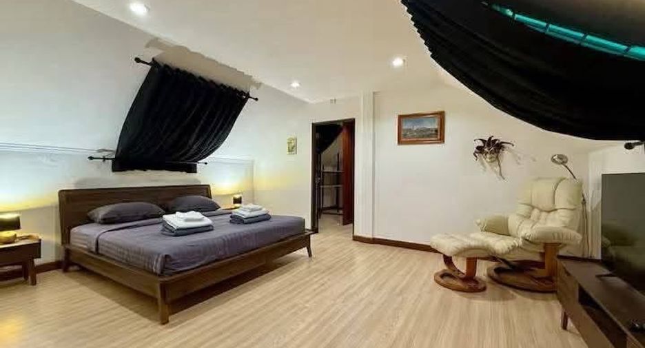 Haus zur Miete mit 4 Zimmer in Bang Lamung, Chonburi