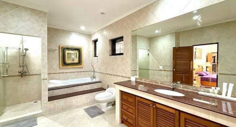 Haus zur Miete mit 4 Zimmer in Bang Lamung, Chonburi