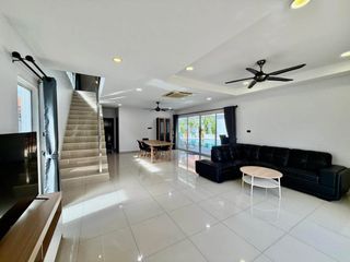 À louer 7 chambres maison à Bang Lamung, Chonburi