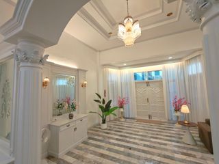 Casa adosada en venta y en alquiler de 7 habitaciones en Yan Nawa, Bangkok