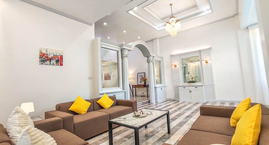 Casa adosada en venta y en alquiler de 7 habitaciones en Yan Nawa, Bangkok