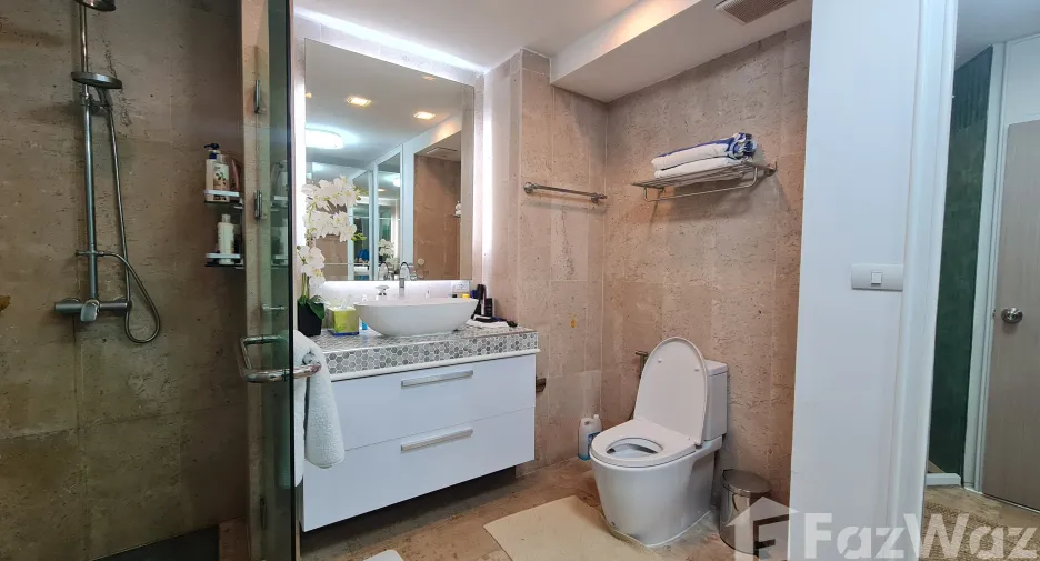 出售 和 出租 2 卧室 公寓 在 Bang Lamung, Chon Buri