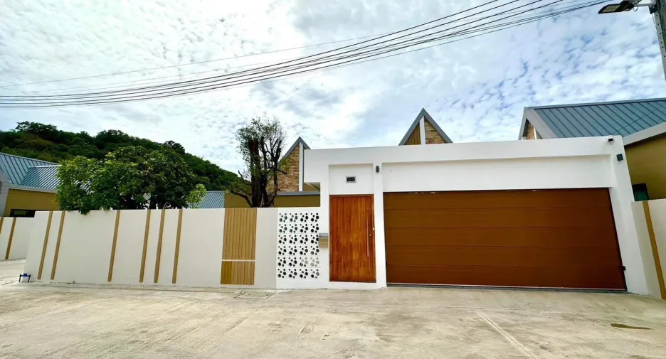出租 4 卧室 别墅 在 Bang Lamung, Chon Buri