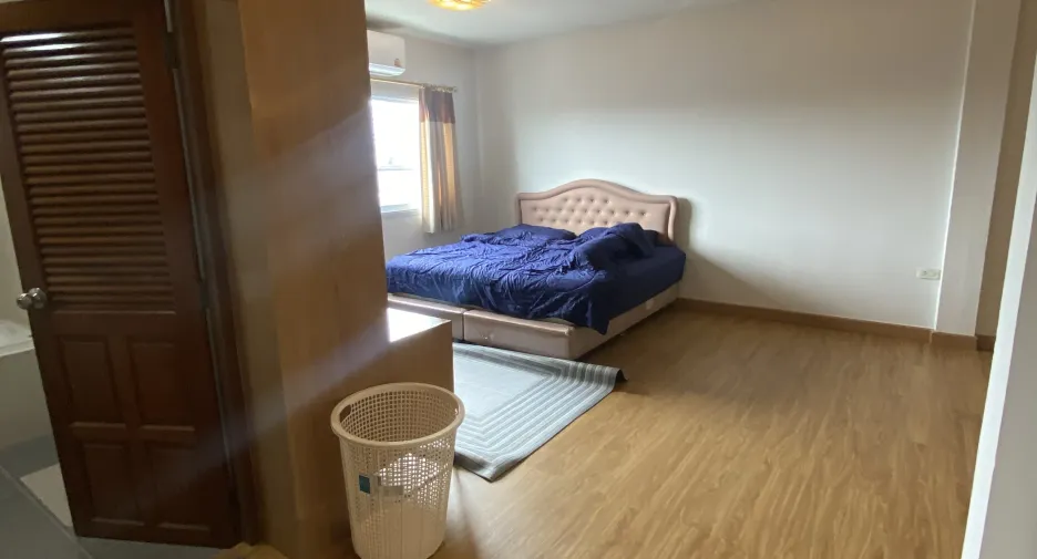 Reihenhaus zur Miete mit 4 Zimmer in Bang Khen, Bangkok