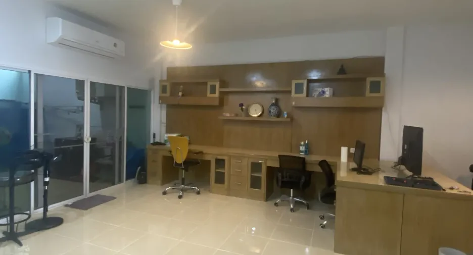 Reihenhaus zur Miete mit 4 Zimmer in Bang Khen, Bangkok