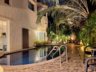 À louer 3 chambres villa à Mueang Phuket, Phuket