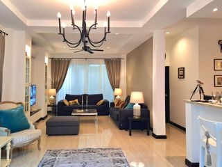 À louer 3 chambres villa à Mueang Phuket, Phuket