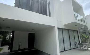 À vendre et à louer 5 chambres villa à Thalang, Phuket