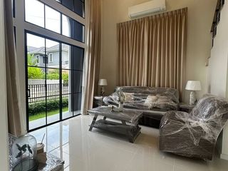 Casa en alquiler de 4 habitaciones en Mueang Phuket, Phuket