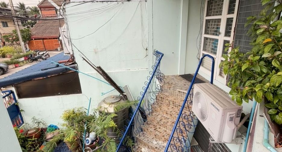 For sale 5 bedrooms villa in Sathon, Bangkok