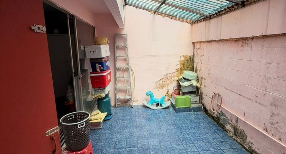 For sale 5 bedrooms villa in Sathon, Bangkok