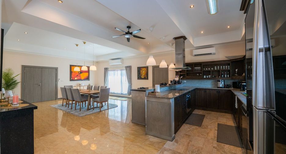 Casa en alquiler de 6 habitaciones en Bang Lamung, Chonburi