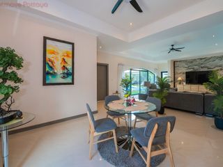 Casa en alquiler de 6 habitaciones en Bang Lamung, Chonburi