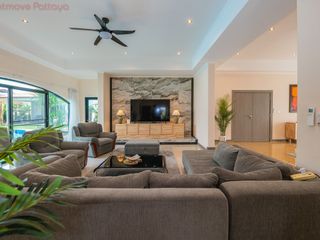 Casa en alquiler de 6 habitaciones en Bang Lamung, Chonburi