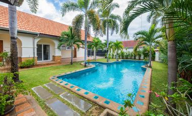 Casa en alquiler de 4 habitaciones en Bang Lamung, Chonburi