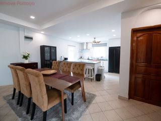 Casa en alquiler de 4 habitaciones en Bang Lamung, Chonburi