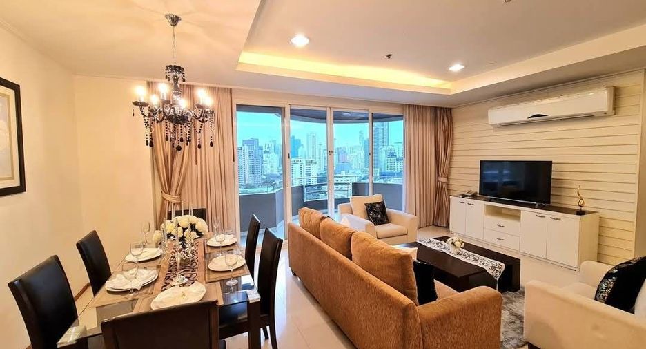 For rent 3 bedrooms apartment in Watthana, Bangkok