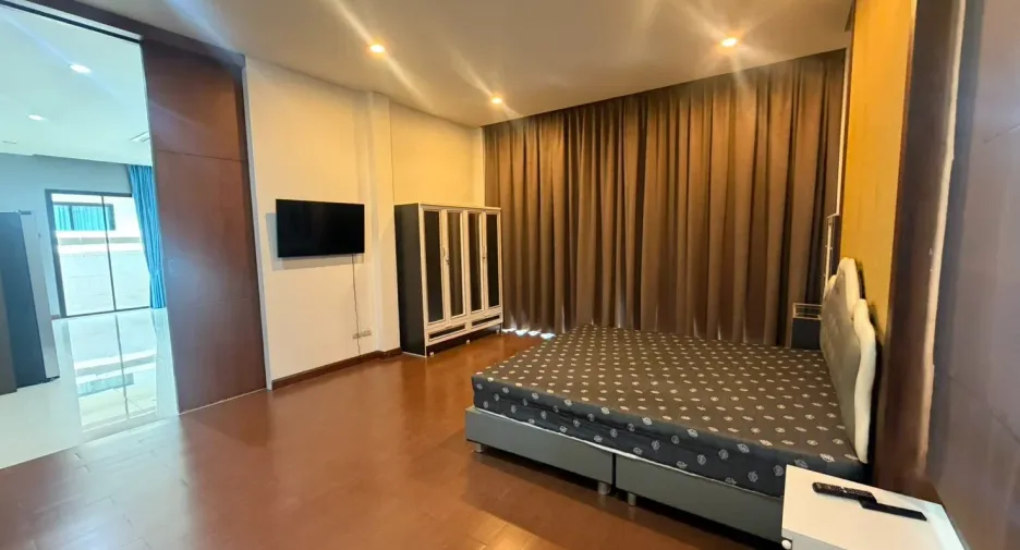 出租 3 卧室 独立屋 在 Huai Yai, 芭提雅