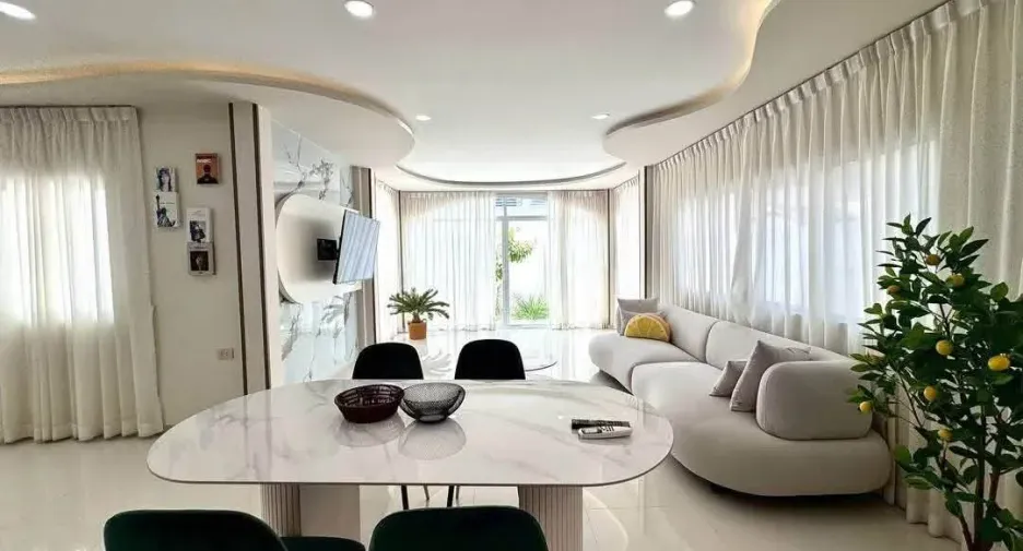 For rent 4 bedrooms house in Bang Lamung, Chonburi