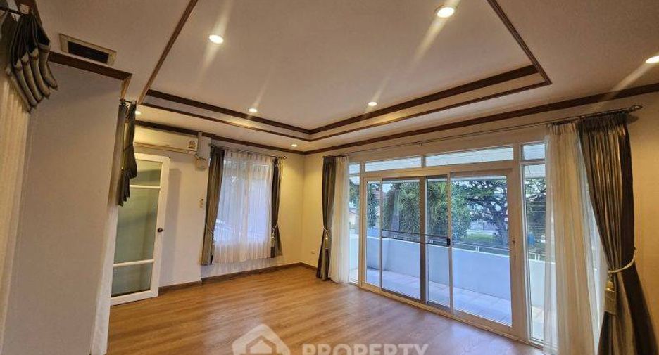 For sale 5 bedrooms house in Si Racha, Chonburi