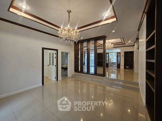 For sale 5 bedrooms house in Si Racha, Chonburi