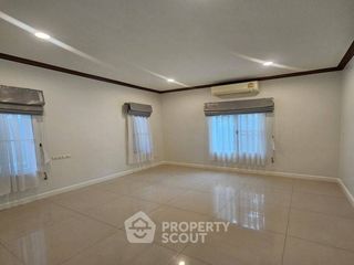 For sale 5 bedrooms house in Si Racha, Chonburi