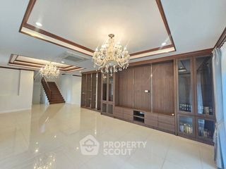 For sale 5 bedrooms house in Si Racha, Chonburi