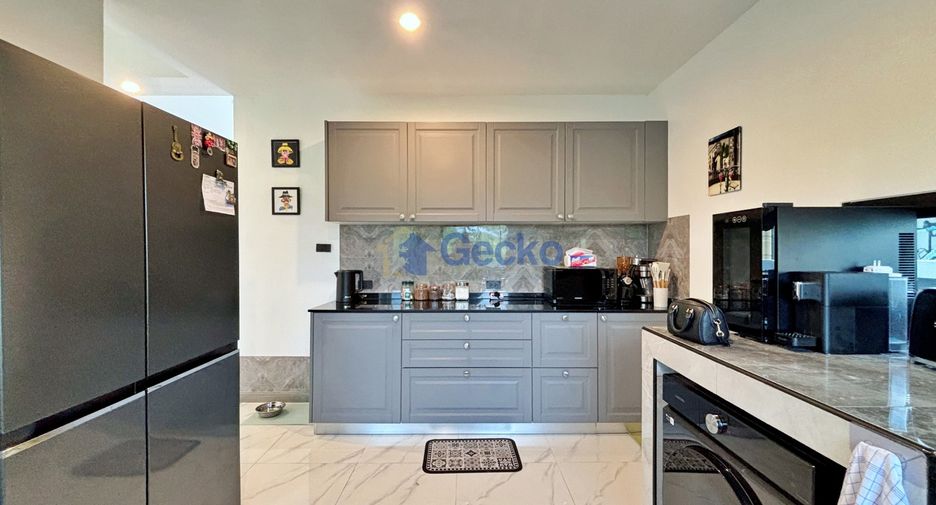 For sale 4 bedrooms house in Bang Lamung, Chonburi