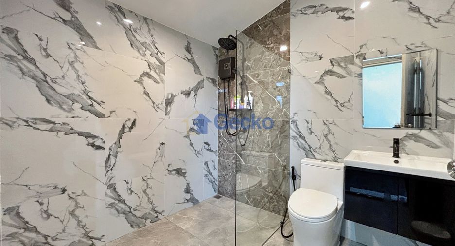 For sale 4 bedrooms house in Bang Lamung, Chonburi