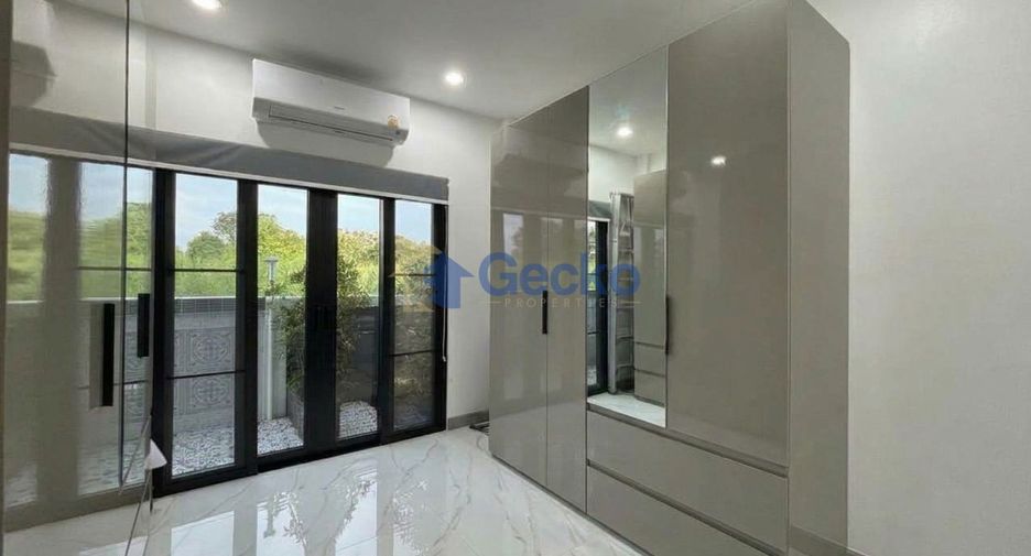 For sale 4 bedrooms house in Bang Lamung, Chonburi