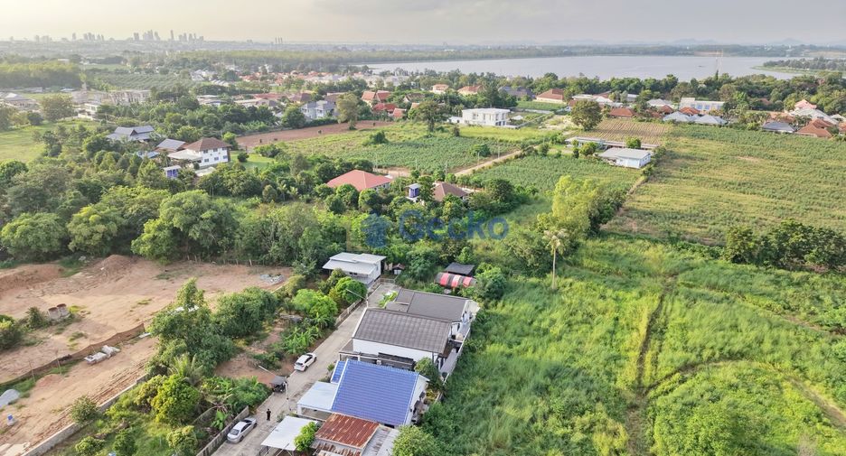For sale 4 bedrooms house in Bang Lamung, Chonburi