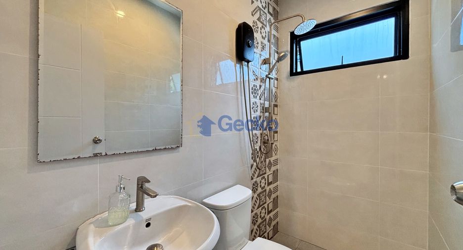 For sale 4 bedrooms house in Bang Lamung, Chonburi