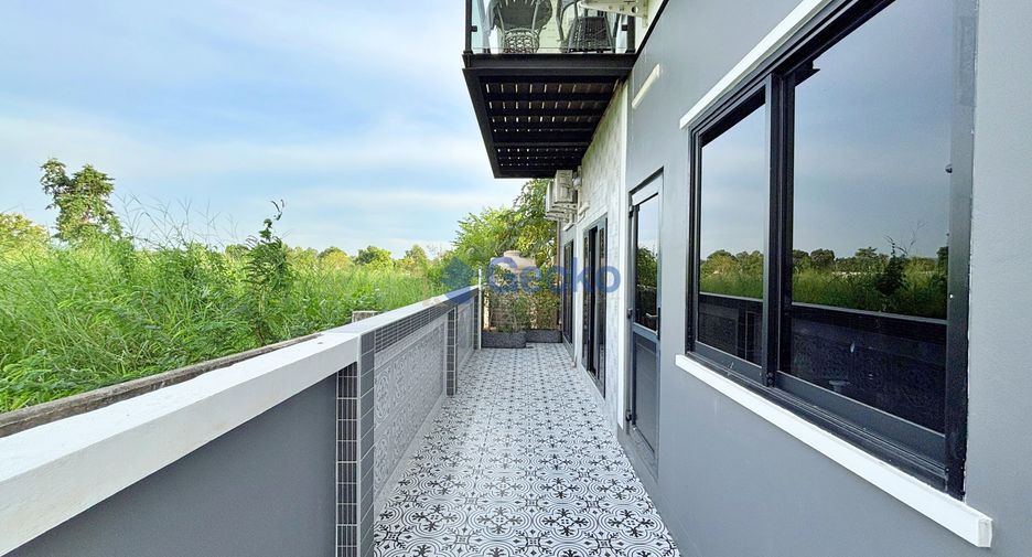 For sale 4 bedrooms house in Bang Lamung, Chonburi