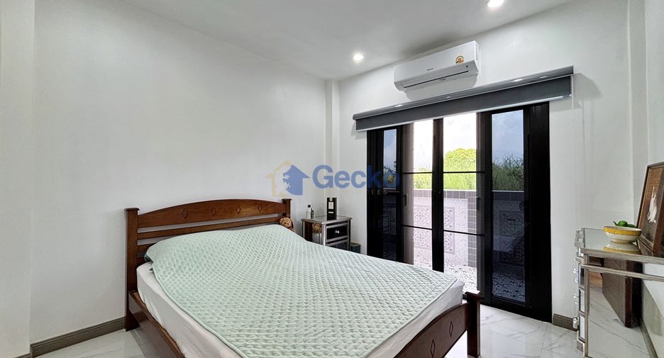 For sale 4 bedrooms house in Bang Lamung, Chonburi