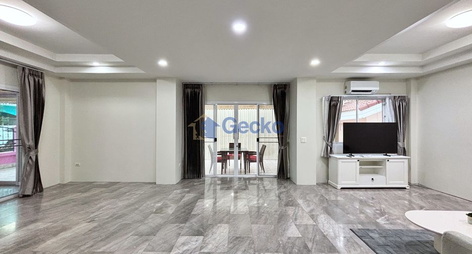 Casa en alquiler de 3 habitaciones en Bang Lamung, Chonburi