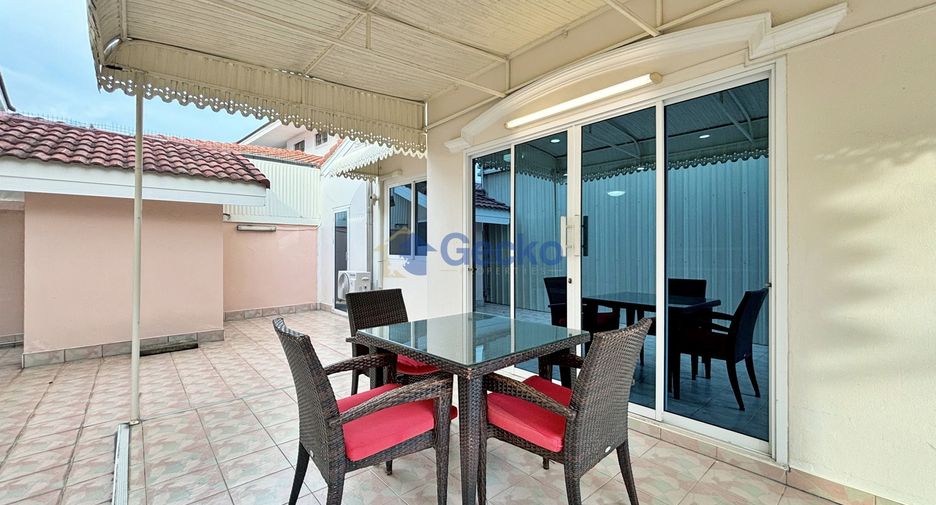 Casa en alquiler de 3 habitaciones en Bang Lamung, Chonburi