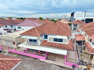 Casa en alquiler de 3 habitaciones en Bang Lamung, Chonburi